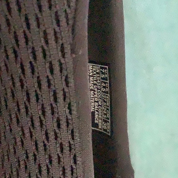 Skechers Airmax slipon sneaker size 7.5 ladies black Euc - Picture 3 of 4